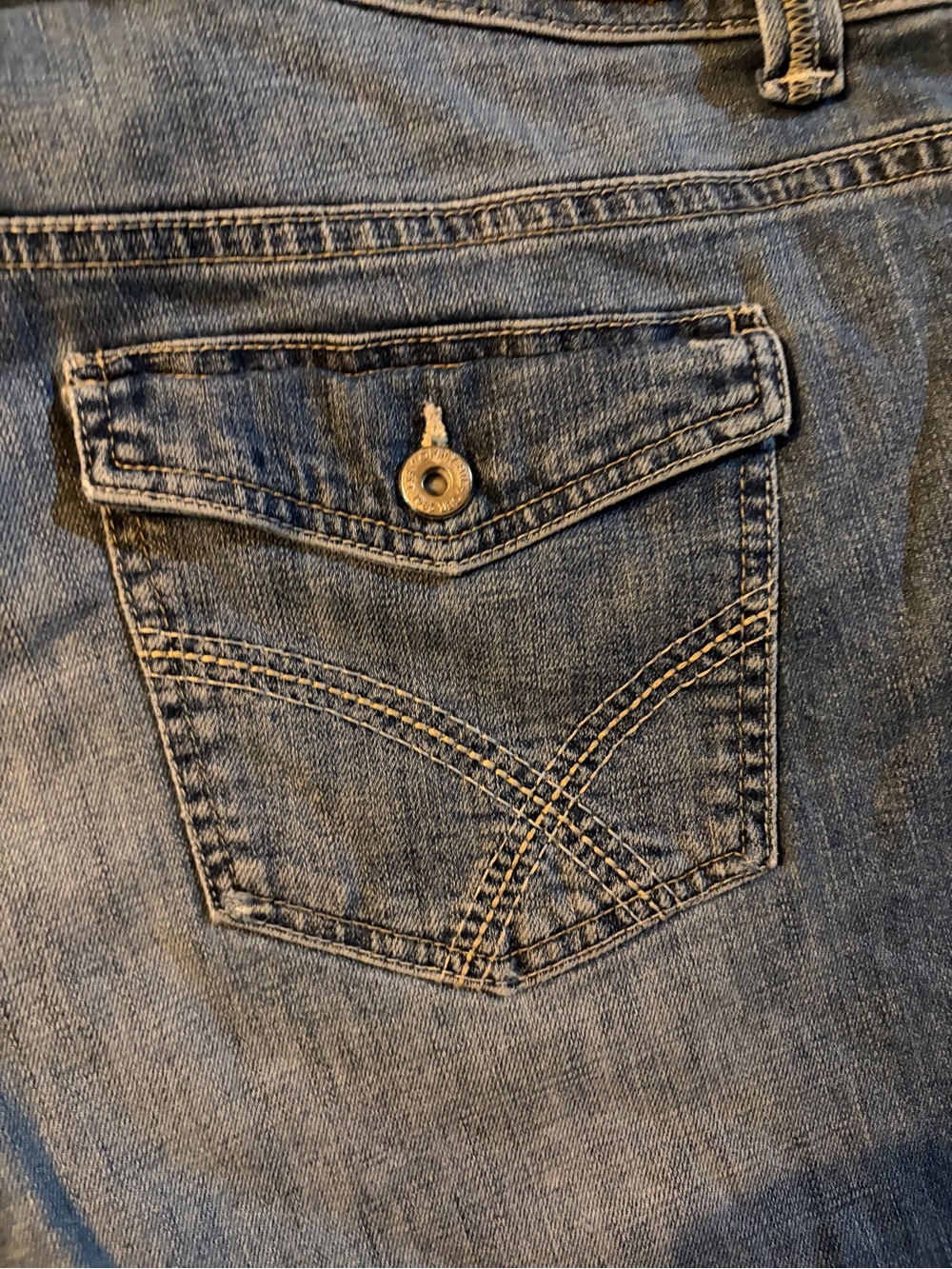 Tommy Hilfiger Light Wash Denim Jean Shorts - Picture 5 of 7